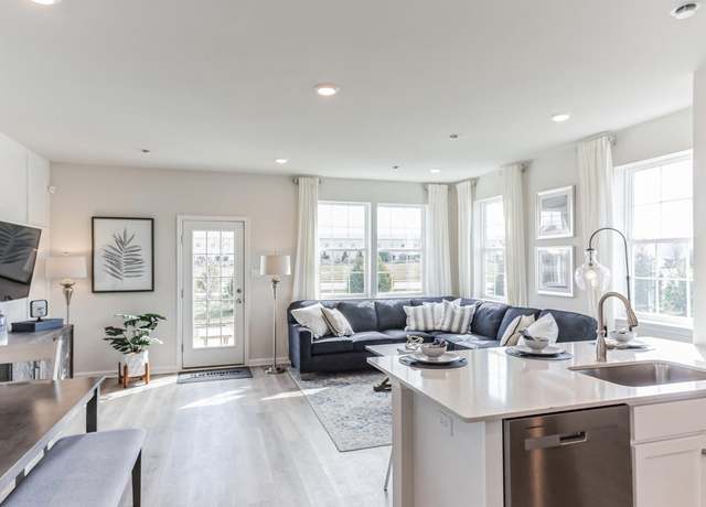Property at 201 Hermosa Dr, Egg Harbor Township, NJ 08234, 3 beds, 2.5 baths