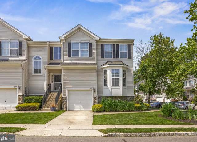Property at 225 Hawthorne Way, Delran, NJ 08075, 3 beds, 2.5 baths
