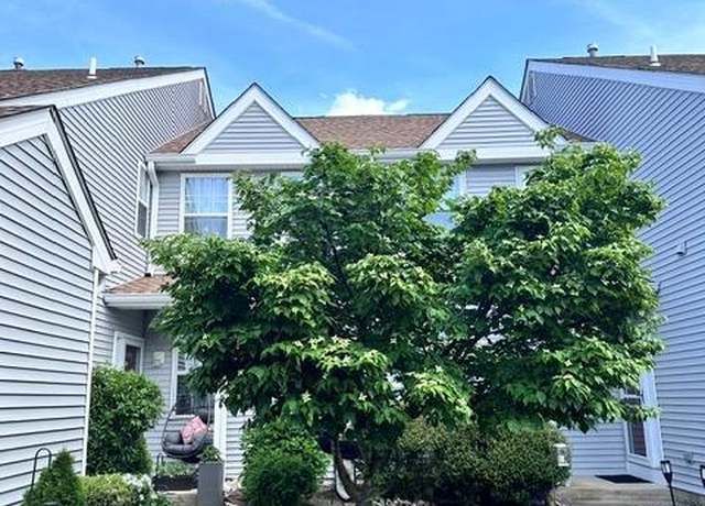 Property at 33 Aspen Ct, Bordentown, NJ 08505, 2 beds, 2.5 baths