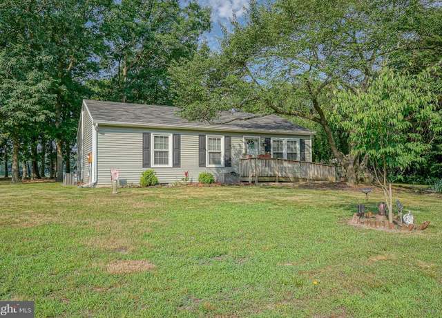 Property at 16 Pin Oak Dr, Atco, NJ 08004, 3 beds, 1 bath