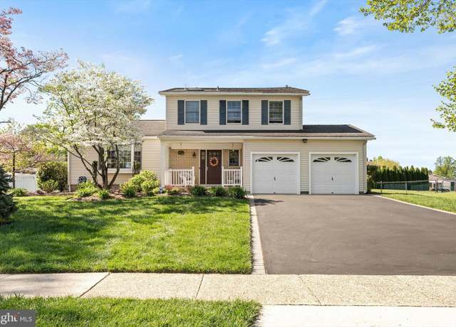 Property at 1111 Estates Blvd, Hamilton, NJ 08690, 3 beds, 1.5 baths