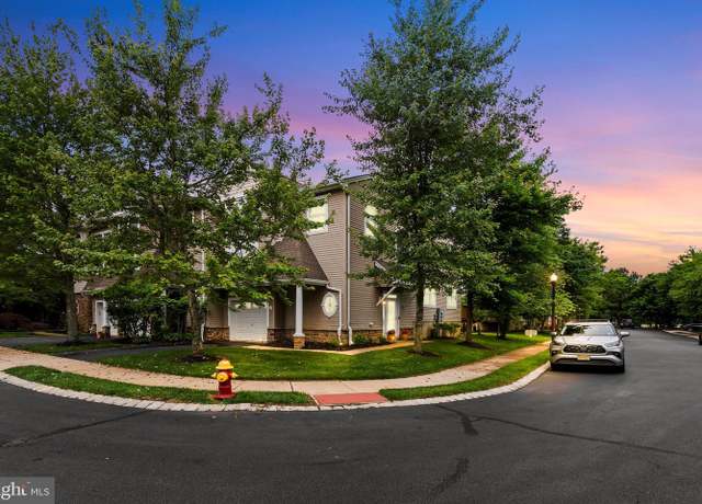 Property at 52 Ocean Breeze Ct, Manahawkin, NJ 08050, 3 beds, 2.5 baths