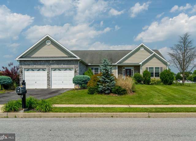 Property at 546 W Reeser St, Leesport, PA 19533, 3 beds, 2.5 baths