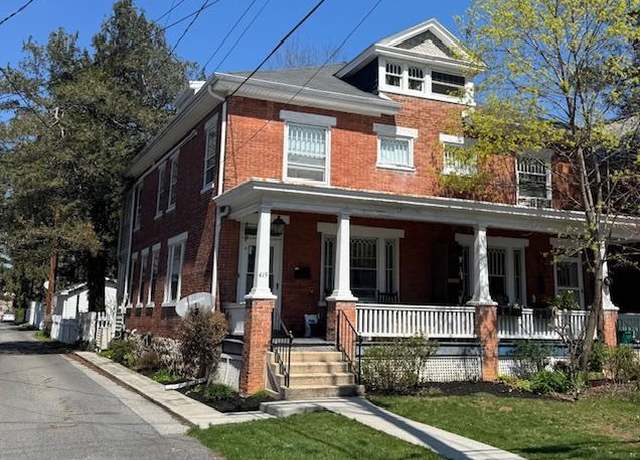 Property at 419 W South St, Carlisle, PA 17013, 4 beds, 1.5 baths