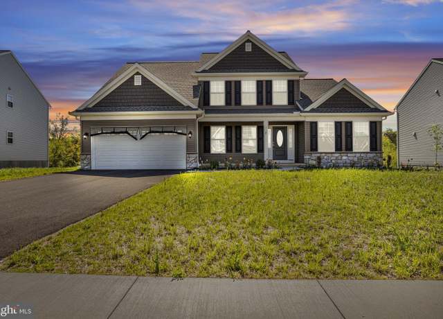 Property at 118 South Mountain Dr, Carlisle, PA 17013, 3 beds, 2.5 baths