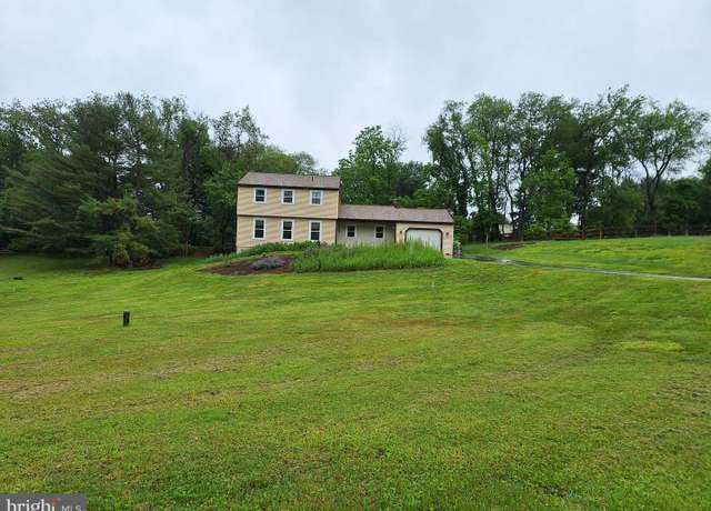 Property at 1515 Fox Run Dr, Coatesville, PA 19320, 4 beds, 3.5 baths