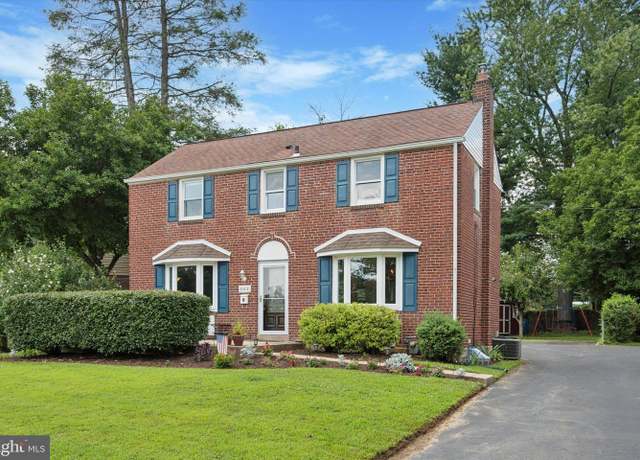 Property at 301 Twin Oaks Dr, Havertown, PA 19083, 3 beds, 2 baths