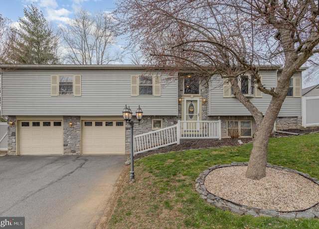 Property at 19 Rosewood Dr, Lancaster, PA 17603, 4 beds, 3 baths