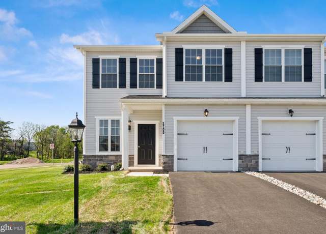 Property at 3700 Castle Dr Lot 271, Dover, PA 17315, 3 beds, 2.5 baths