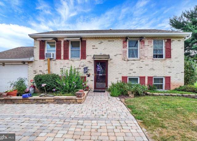 Property at 3046 Greenfield Dr, Dover, PA 17315, 4 beds, 2 baths
