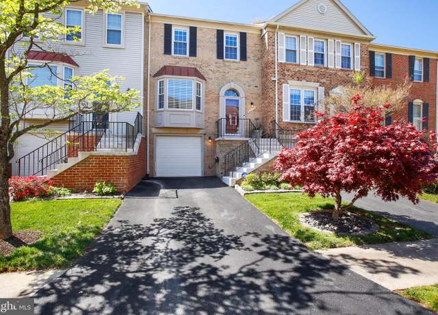 Property at 4263 Sleepy Lake Dr, Fairfax, VA 22033, 3 beds, 3 baths
