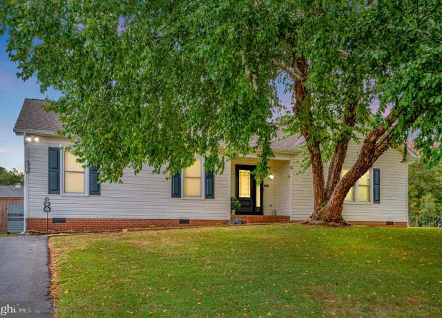 Property at 10613 Heather Greens Cir, Spotsylvania, VA 22553, 3 beds, 2 baths