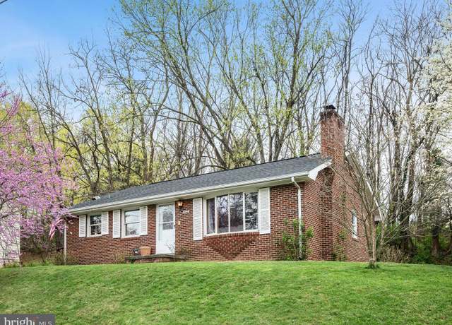 Property at 502 Viscose Ave, Front Royal, VA 22630, 3 beds, 2.5 baths