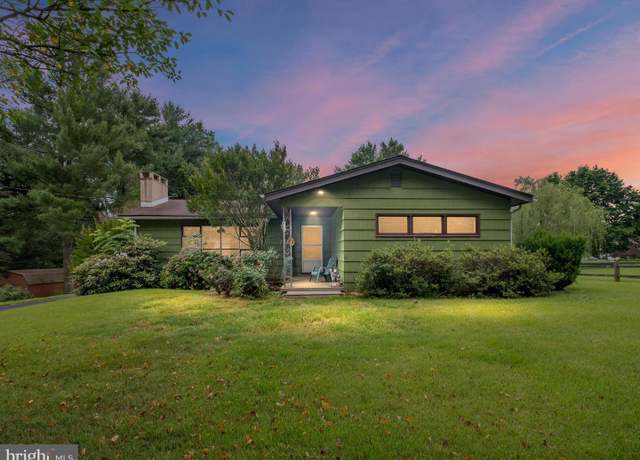 Property at 269 W Chestnut Hill Rd, Newark, DE 19713, 3 beds, 2.5 baths