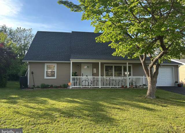 Property at 5 Middleton Ln, Willingboro, NJ 08046, 4 beds, 2 baths