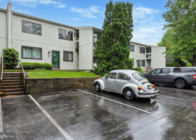 Property at 289 Summit House #289, West Chester, PA 19382, 2 beds, 2 baths