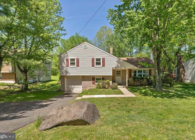 Property at 3204 Meetinghouse Rd, Upper Chichester, PA 19061, 4 beds, 1.5 baths