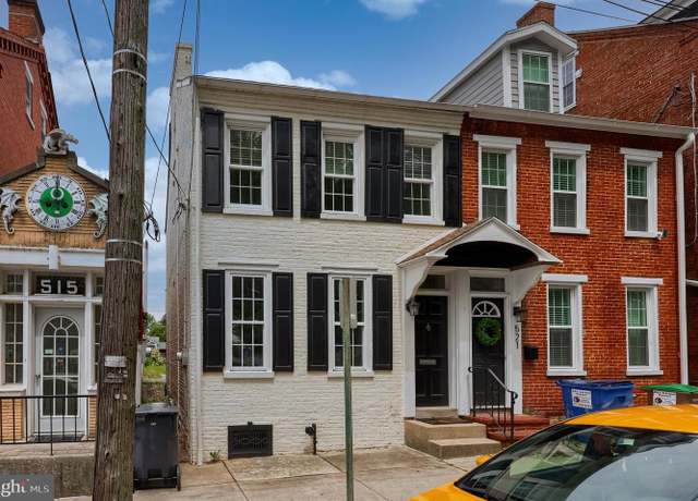 Property at 519 Locust St, Columbia, PA 17512, 3 beds, 2.5 baths