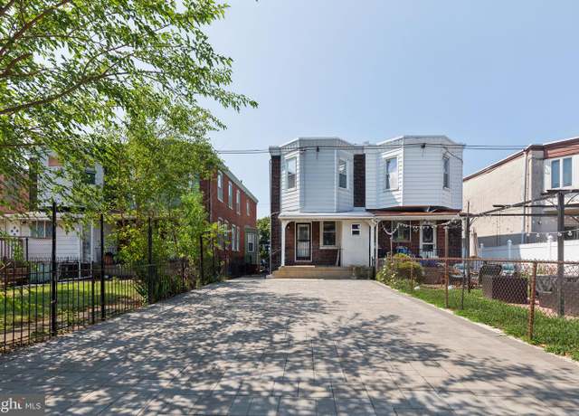 Property at 1821 W Porter St, Philadelphia, PA 19145, 3 beds, 2.5 baths