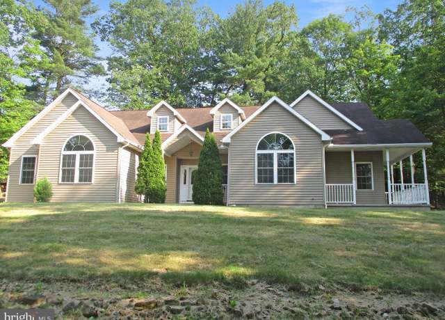 Property at 93 Comanche Dr, Auburn, PA 17922, 3 beds, 2.5 baths