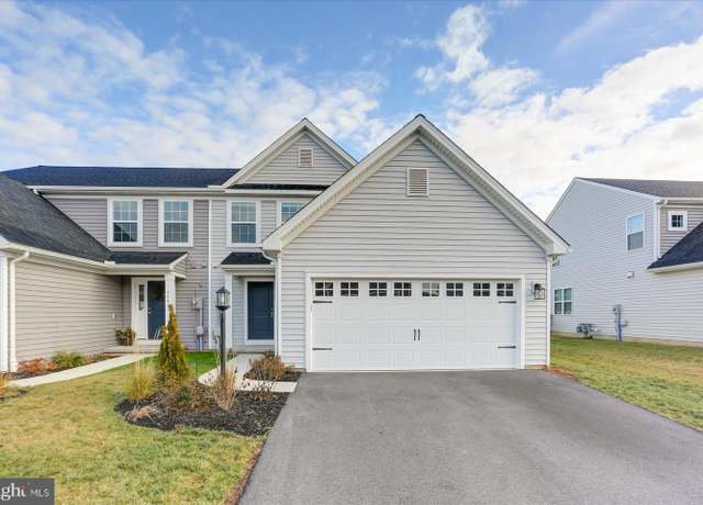 Property at 7448 Saint Patrick Ct, Abbottstown, PA 17301, 3 beds, 2.5 baths