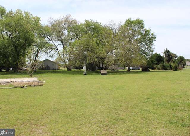 Property at 72 Octopus Rd, Greenbackville, VA 23356