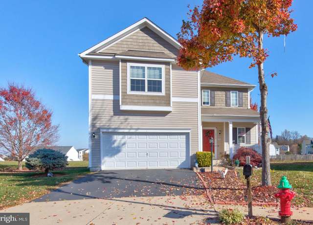 Property at 2018 Silver Bell Ct, Culpeper, VA 22701, 3 beds, 3.5 baths