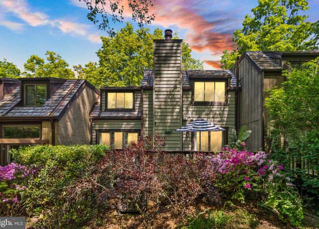 Property at 1535 Park Glen Ct, Reston, VA 20190, 4 beds, 3.5 baths