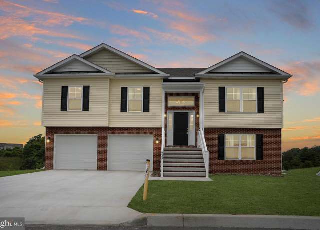 Property at 233 Finney Dr, Martinsburg, WV 25405, 4 beds, 3 baths