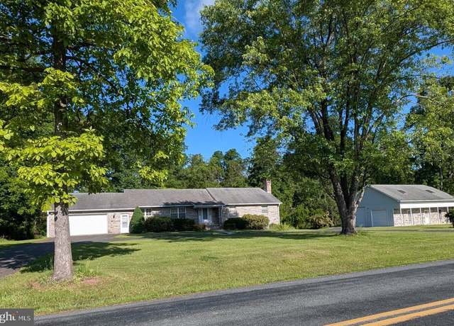 Property at 380 Belmont Rd, Gettysburg, PA 17325, 4 beds, 3.5 baths