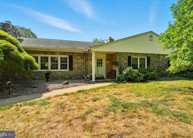 Property at 300 Sanatoga Rd, Pottstown, PA 19465, 4 beds, 2.5 baths