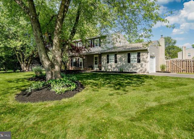 Property at 2190 Claremont Dr, Hatfield, PA 19440, 4 beds, 2.5 baths