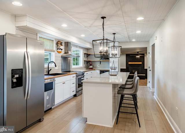 Property at 2190 Claremont Dr, Hatfield, PA 19440, 4 beds, 2.5 baths