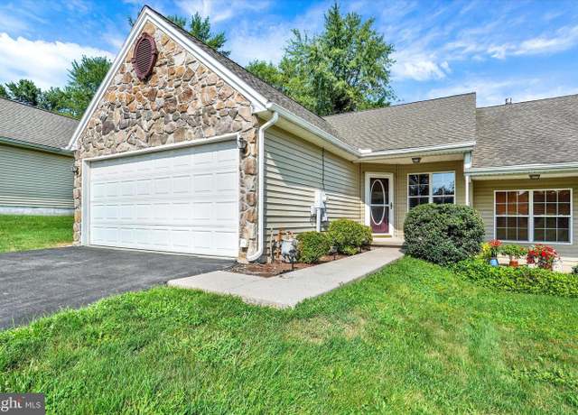 Property at 1712 Boxwood Ct, Dover, PA 17315, 3 beds, 2 baths