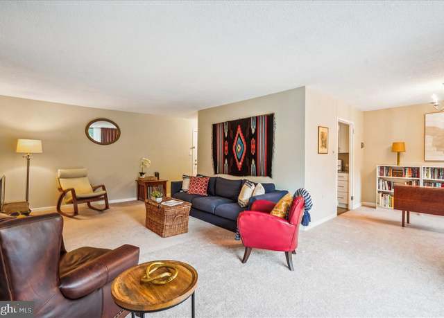 Property at 2500 N Van Dorn #326, Alexandria, VA 22302, 2 beds, 1 bath