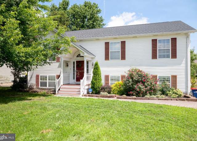 Property at 208 Ivory Dr, Stephens City, VA 22655, 4 beds, 3 baths