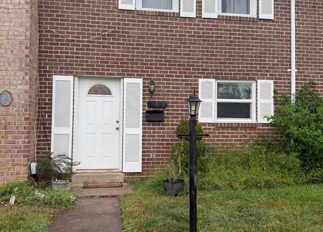 Property at 703 S Concord Ct, Sterling, VA 20164, 3 beds, 1.5 baths