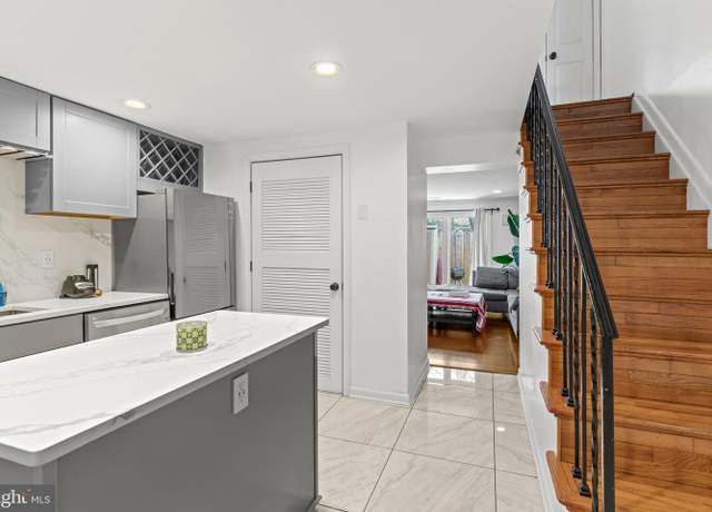 Property at 1854 Dutch Village Dr Unit R-270, Hyattsville, MD 20785, 2 beds, 1 bath