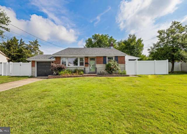 Property at 159 Sunnyside Ln, Bellmawr, NJ 08031, 3 beds, 1.5 baths