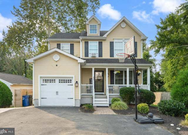 Property at 1054 Kings Hwy, West Deptford, NJ 08086, 3 beds, 2.5 baths