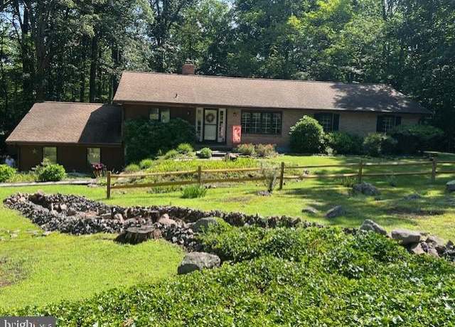 Property at 1044 Maple Grove Rd, Mohnton, PA 19540, 3 beds, 2 baths