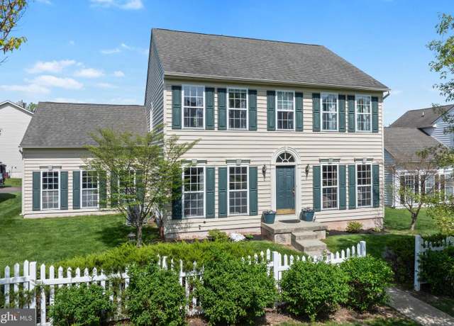 Property at 202 Kulp Dr, Perkasie, PA 18944, 4 beds, 2.5 baths