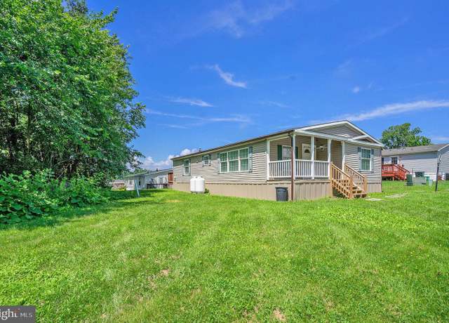 Property at 416 Arrowhead Ct, Honey Brook, PA 19344, 3 beds, 2 baths