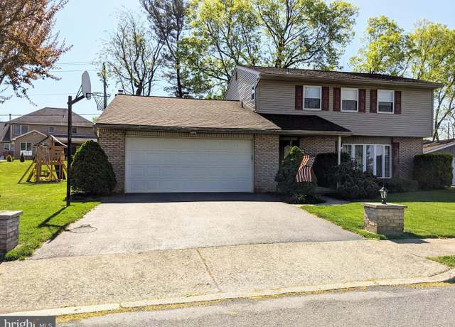 Property at 1711 Elmhurst Dr, Whitehall, PA 18052, 4 beds, 2.5 baths