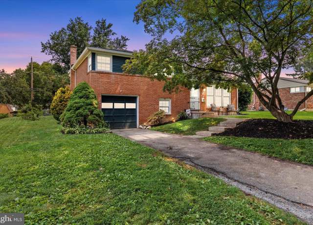 Property at 2445 Bradford Dr, York, PA 17402, 3 beds, 1.5 baths