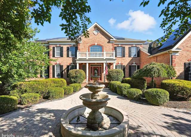 Property at 40656 Canongate Dr, Leesburg, VA 20175, 5 beds, 7 baths