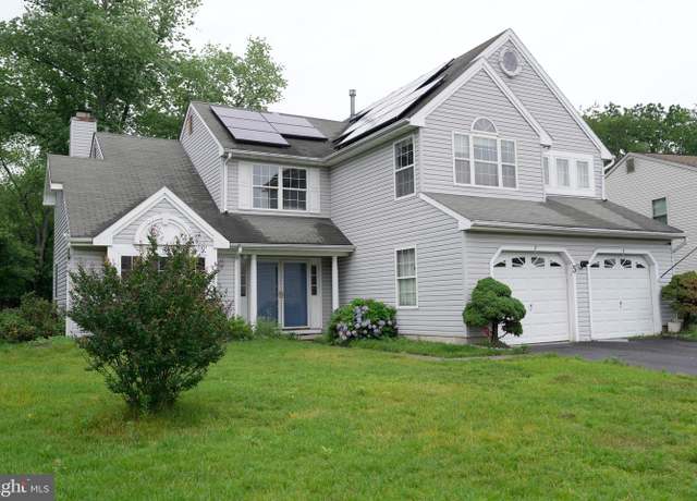 Property at 5 Jennifer Ln, Burlington, NJ 08016, 4 beds, 2.5 baths