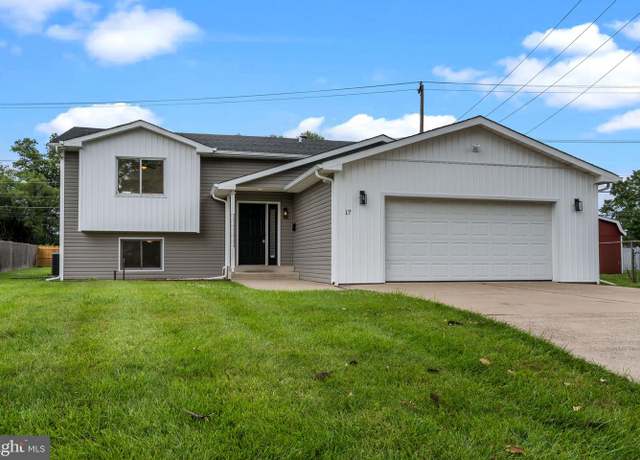 Property at 17 Crabtree Dr, Levittown, PA 19055, 4 beds, 3 baths