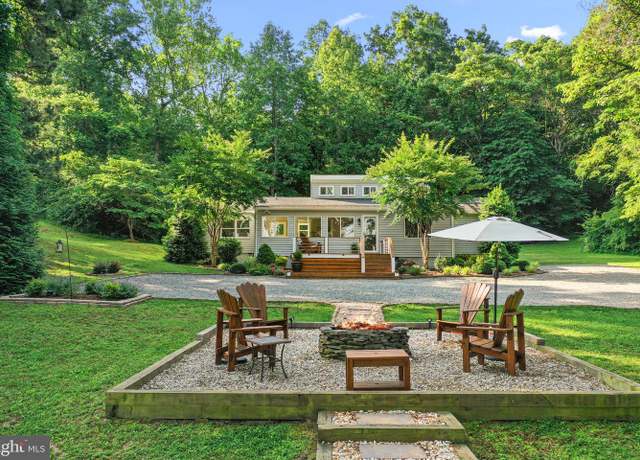 Property at 285 Ferry Landing Rd, Dunnsville, VA 22454, 3 beds, 2 baths