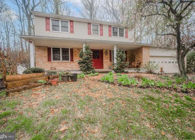 Property at 31 Blue Jay Dr, Newark, DE 19713, 4 beds, 2.5 baths